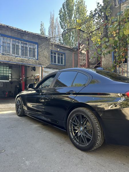 Лезвие на пороги Черный глянец на BMW M3 F80 2014-2020 года 522301 фото