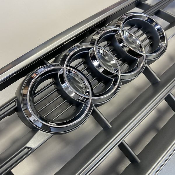 Решетка радиатора на Audi Q5 2016-2020 сіра 80A853651 416447 фото
