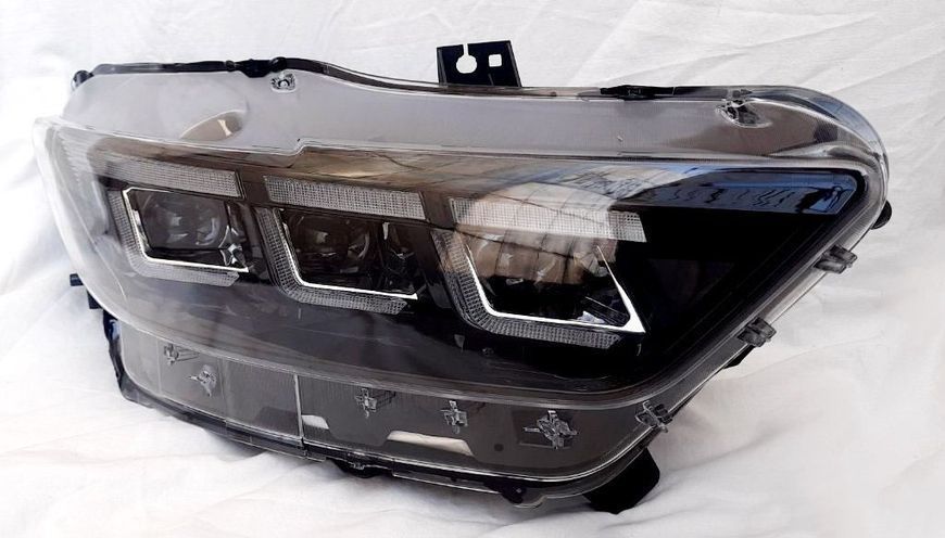 Передние фары на Ford Mustang 2014-2017 Full LED 2024 look черные 430811 фото