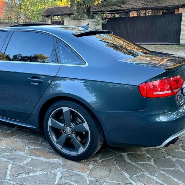Спойлер бленда заднього вікна на Audi A4 B8 2011-2015 чорний глянець 431438 фото