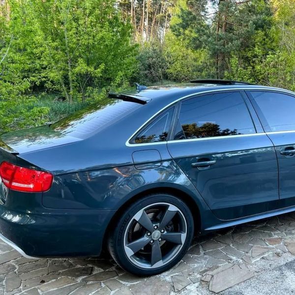 Спойлер бленда заднього вікна на Audi A4 B8 2011-2015 чорний глянець 431438 фото