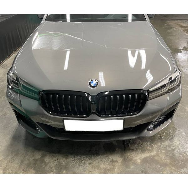 Решітка радіатора на BMW 5 G30, G31 2020-2023 Shadow-Line оригінал 51129852169 під камеру 409078 фото