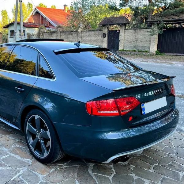 Спойлер бленда заднього вікна на Audi A4 B8 2011-2015 чорний глянець 431438 фото