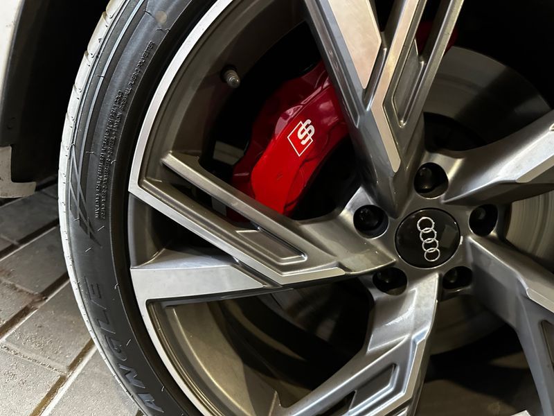 Наклейки на супорт Audi S білі 426112 фото