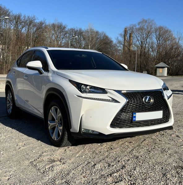 Решетка радиатора на Lexus NX 2014-2017 в стиле F-Sport Black под камеру 430216 фото