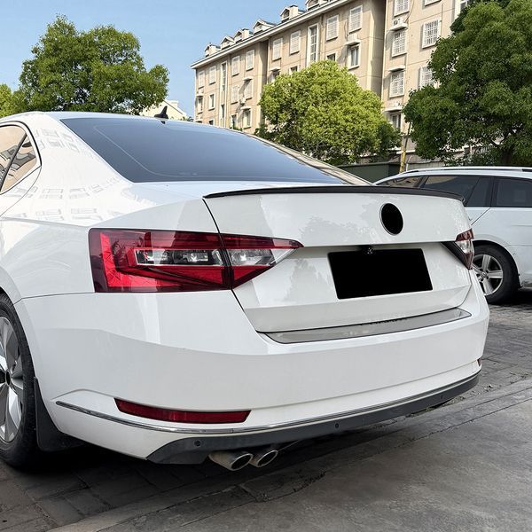 Спойлер на машину Skoda Superb 2015-2022 черный глянец 523088 фото