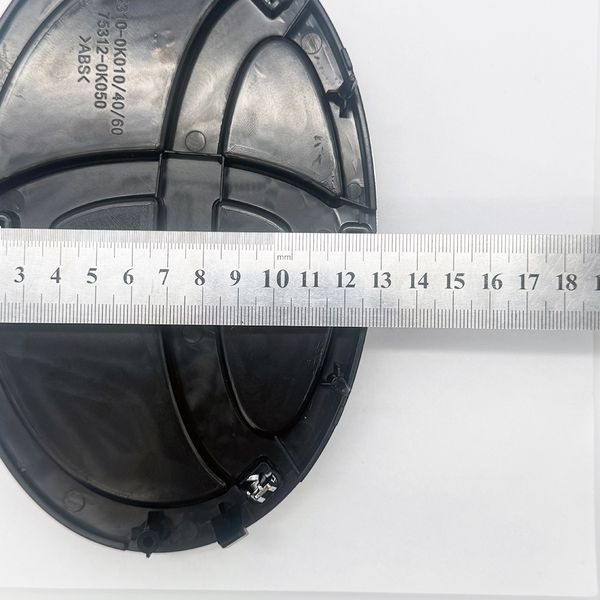 Передня емблема Toyota 75310-0k010 523284 фото