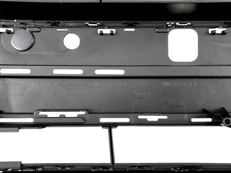 Решітка радіатора на Audi A8 2017-2021 Chrome Black 427501 фото