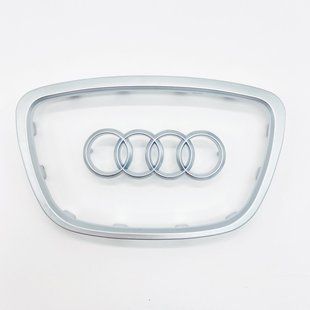 Значок рамка емблема на кермо Audi 2012- 12 кліпс сіра 424925 фото