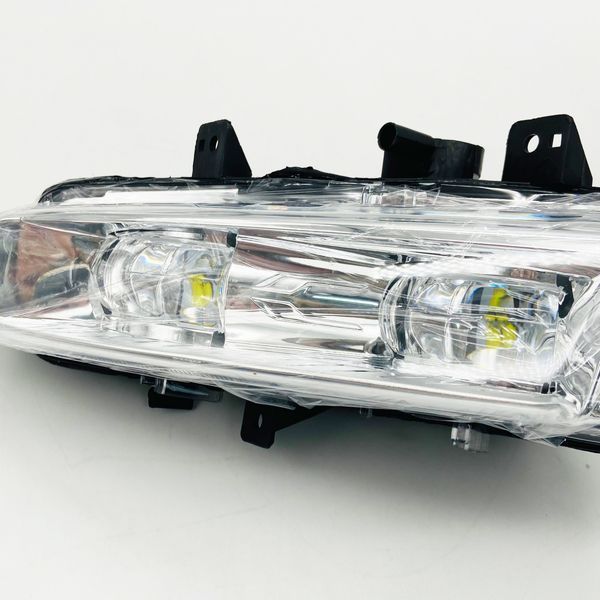 Противотуманная фара на Land Rover Range Rover Evoque 2011-2015 левая LR026090 426047 фото