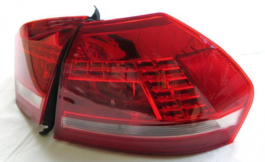 Задние фонари на Volkswagen Passat B7 USA 2011-2015 LED красные 430494 фото