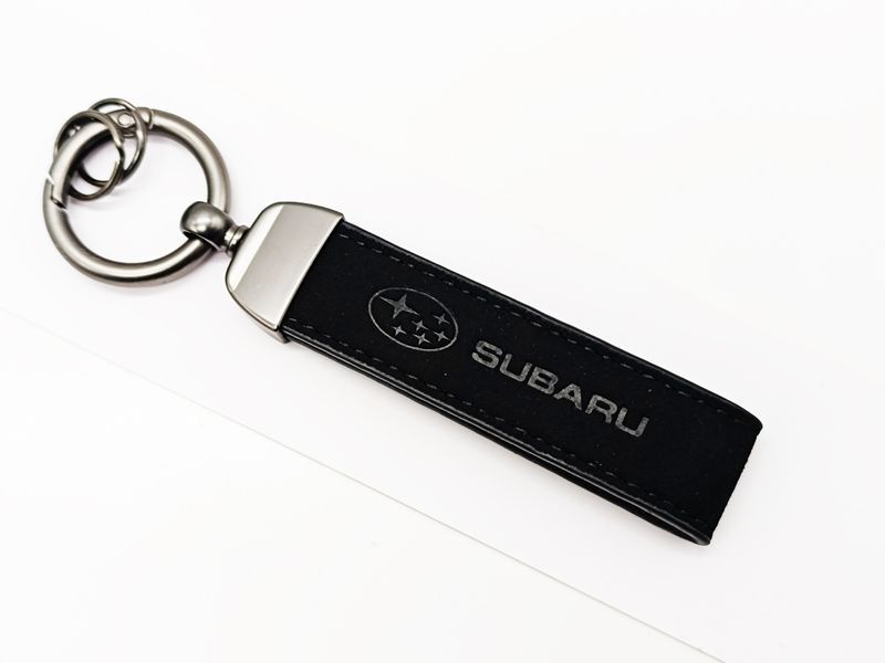 Автомобільний брелок на ключі Subaru BrelOK чорна замша 431211 фото