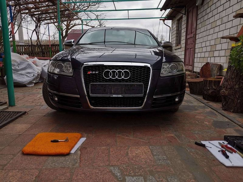 Решетка радиатора на Audi A6 C6 2004-2011 в стиле RS6 Chrome Black без PDC 427306 фото Решетка радиатора на Audi A6 C6 2004-2011 в стиле RS6 Chrome Black без PDC 427306 фото