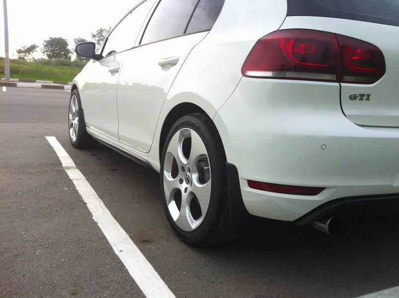 Бризковики на Volkswagen Golf VI 2008-2012 GTI задні VAG 5K0075105 37860 фото Бризковики на Volkswagen Golf VI 2008-2012 GTI задні VAG 5K0075105 37860 фото