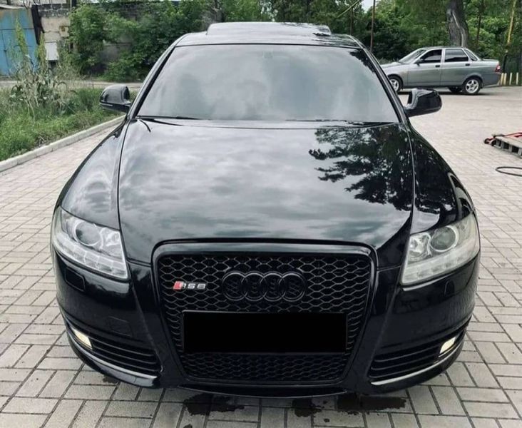 Решітка радіатора на Audi A6 C6 2004-2011 стиль RS6 Black без PDC 427307 фото Решітка радіатора на Audi A6 C6 2004-2011 стиль RS6 Black без PDC 427307 фото