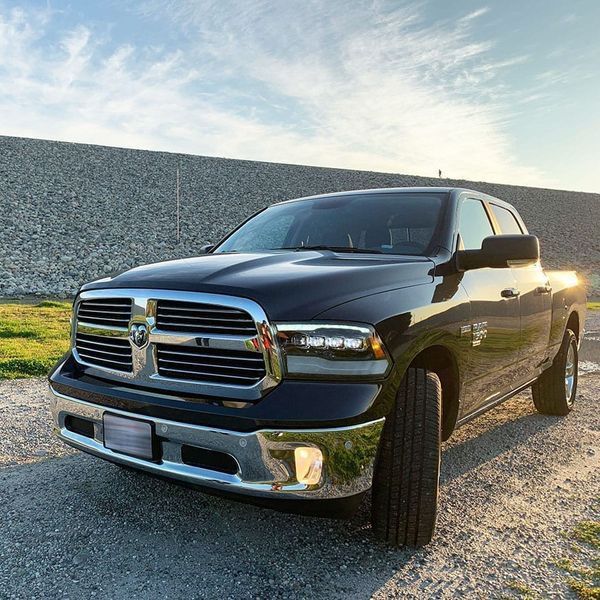 Альтернативная оптика передняя на Dodge Ram 2009-2018 LED Nova series Alpha-Black 242539 фото