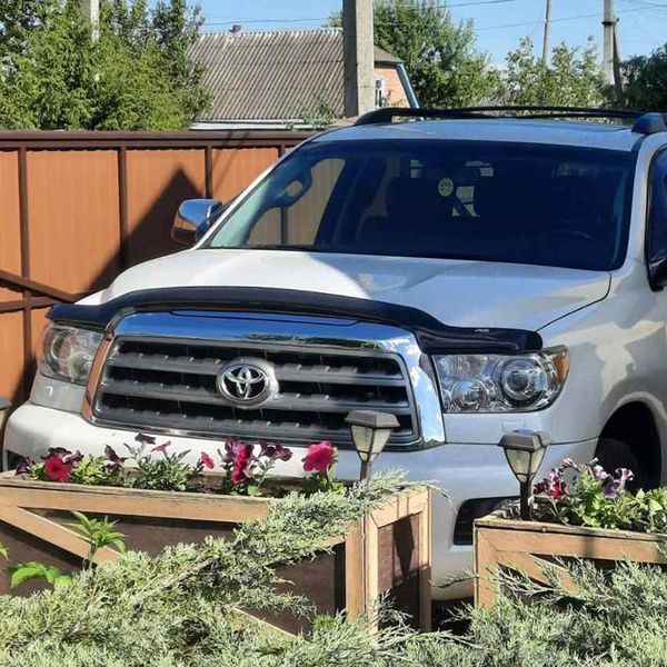 Дефлектор капоту на Toyota Tundra 2007-2013, Sequoia 2008- Bugflector II AVS 25544 27401 фото