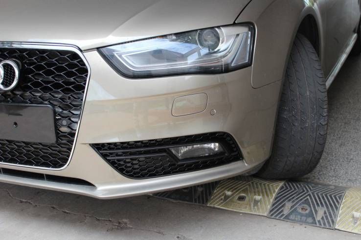 Решітки переднього бампера на Audi A4 B8 2011-2015 353681 фото