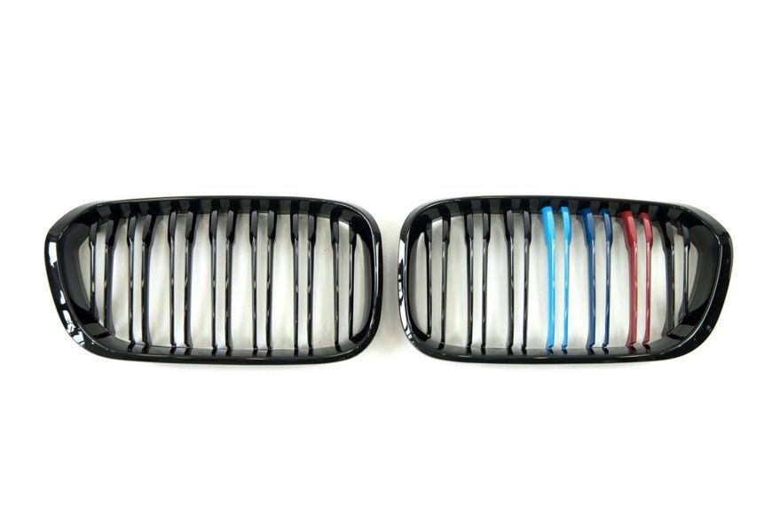 Решетка радиатора на BMW 1 F20, F21 2015-2019 M-color 429015 фото