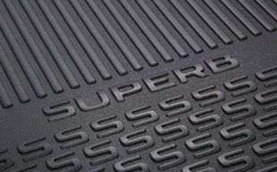 Оригинальный коврик в багажник Skoda Superb 2015- резиновый (шкода суперб) 3V5061170 318964 фото