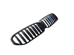 Решетка радиатора на BMW 5 G30, G31 2020-2023 M-color 428987 фото