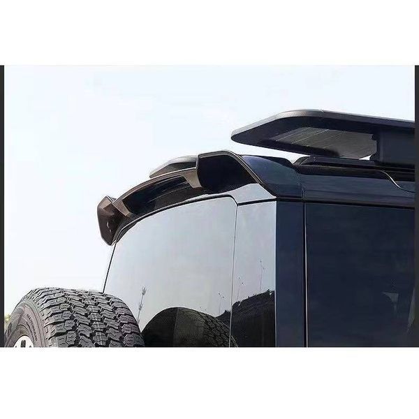Спойлер на машину Land Rover Defender L663 2020- в стиле Renegade черный глянец 320588 фото