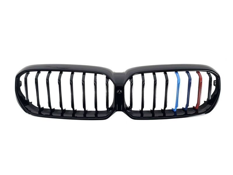 Решетка радиатора на BMW 5 G30, G31 2020-2023 M-color 428987 фото