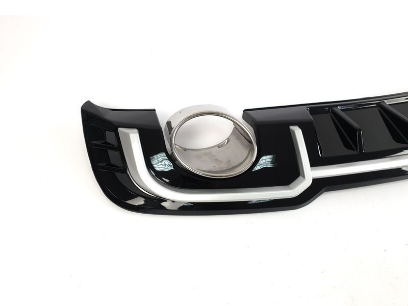 Диффузор (заднего бампера) Silver Black/Chrome Pipe (в стиле RS3) Hatchback на Audi A3 2016-2020 427783 фото