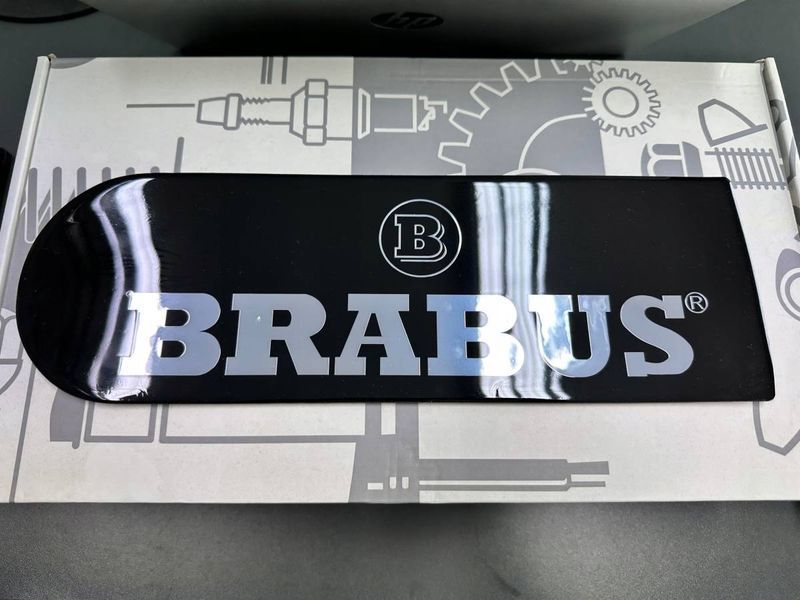 Эмблема крышки запасного колеса Brabus на Mercedes G-Class W463 черная глянцевая 417336 фото