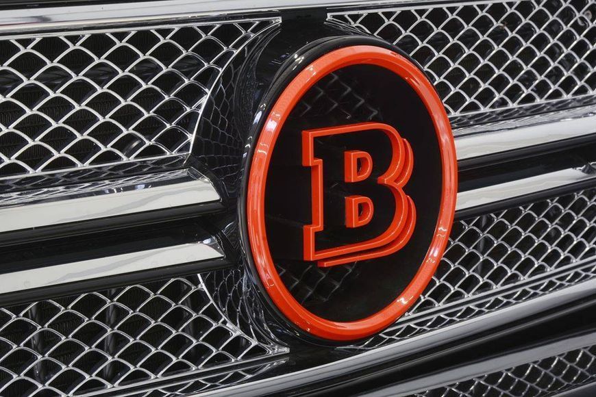 Емблема в решітку радіатора Brabus на Mercedes G-Class W463 G63 G65 G500 G550 Red 417458 фото