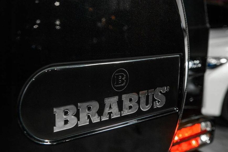 Эмблема крышки запасного колеса Brabus на Mercedes G-Class W463 черная глянцевая 417336 фото