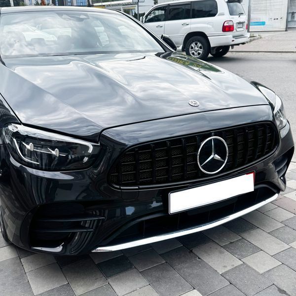 Решітка радіатора на Mercedes E-class W213 2020-2023 стиль AMG GT Black 522630 фото