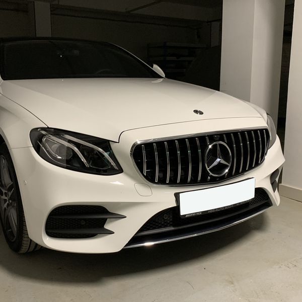 Решітка радіатора на Mercedes E-class W213 2016-2020 стиль GT Chrome Black під камеру 522620 фото