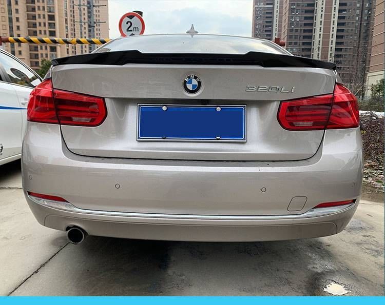 Спойлер на машину BMW 3 F30 2011-2018 в стиле М4 черный глянец 352439 фото