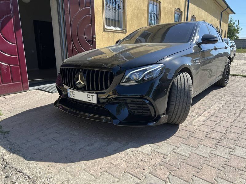 Губа (переднего бампера) Черный глянец на Mercedes E-class W213 2016-2020 429687 фото