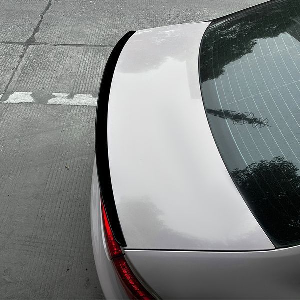 Спойлер на Audi A4 B8 2007-2015 чорний глянець V1 355135 фото
