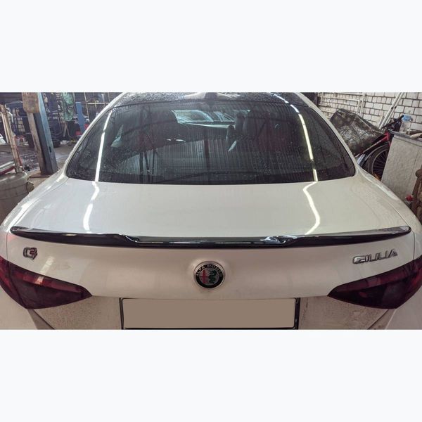 Спойлер на Alfa Romeo Giulia 2016-2022 чорний глянець 431194 фото