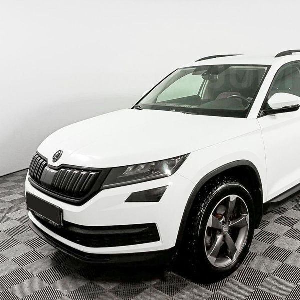 Рамка решетки радиатора на Skoda Kodiaq 2017-2021 565853761AF9R 418627 фото