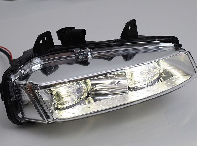 Протитуманна фара на Land Rover Range Rover Evoque 2011-2015 права LR026089 426053 фото