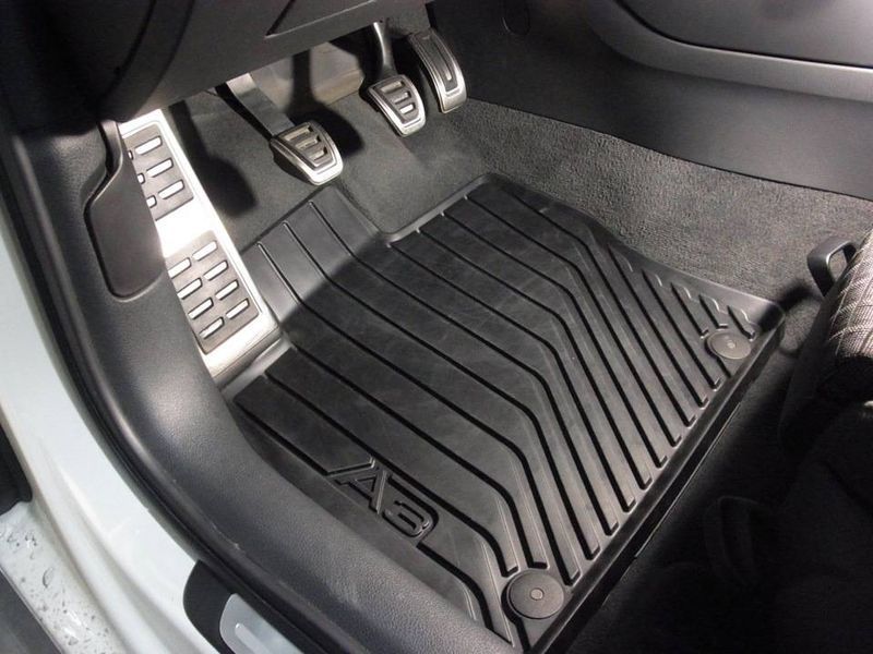 Килимки для Audi A3 2013- передні VAG 8V1061501041 35716 фото Килимки для Audi A3 2013- передні VAG 8V1061501041 35716 фото