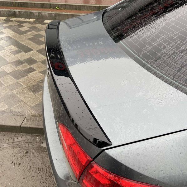 Спойлер на Volkswagen Jetta 2010-2017 чорний глянець 414667 фото Спойлер на Volkswagen Jetta 2010-2017 чорний глянець 414667 фото