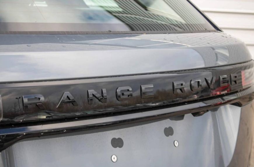 Автологотип шильдик эмблема надпись Range Rover Velar на кришку багажника чорний глянець 418190 фото