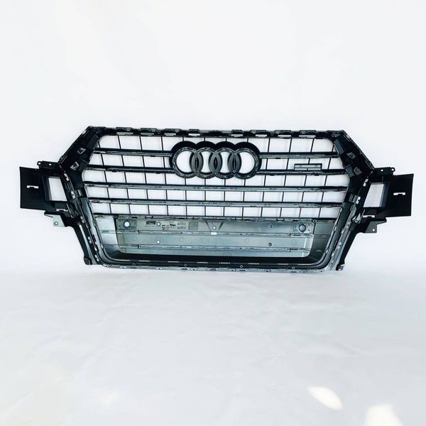 Решетка радиатора на Audi Q7 2015-2020 в стиле SQ7 Black V1 430988 фото