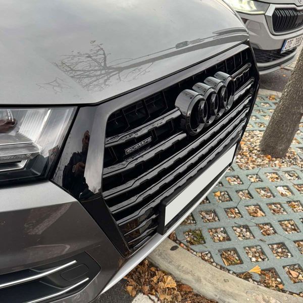 Решетка радиатора на Audi Q7 2015-2020 в стиле SQ7 Black V1 430988 фото