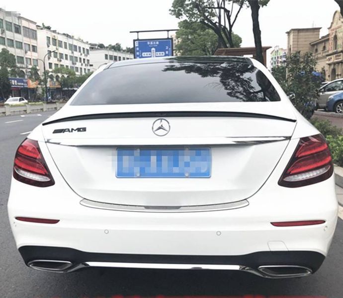 Спойлер на Mercedes E-class W213 2016- чорний глянець 355136 фото