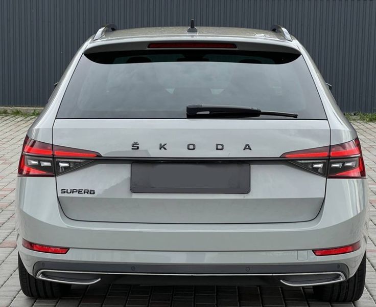Автологотип емблема напис Skoda SuperB 2019- чорний глянець на кришку багажника 417183 фото