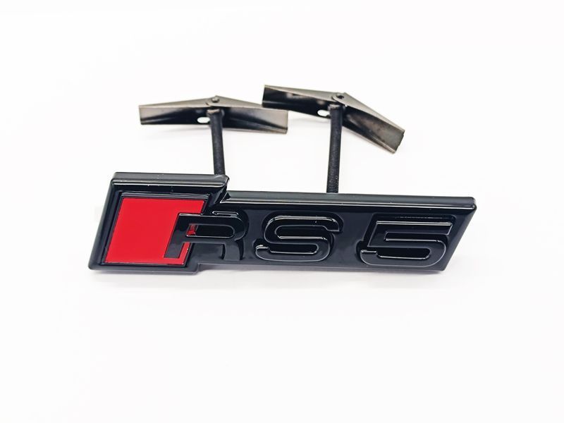 Автологотип шильдик эмблема Audi RS5 в решетку радиатора черный глянец 241277 фото