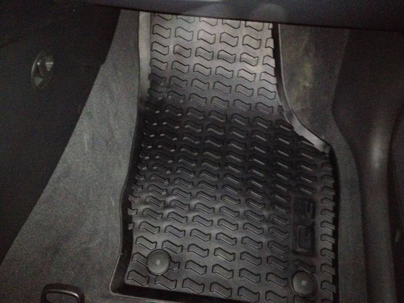 Килимки для Audi Q3 2011-2018 передні VAG 8U1061501041 35739 фото