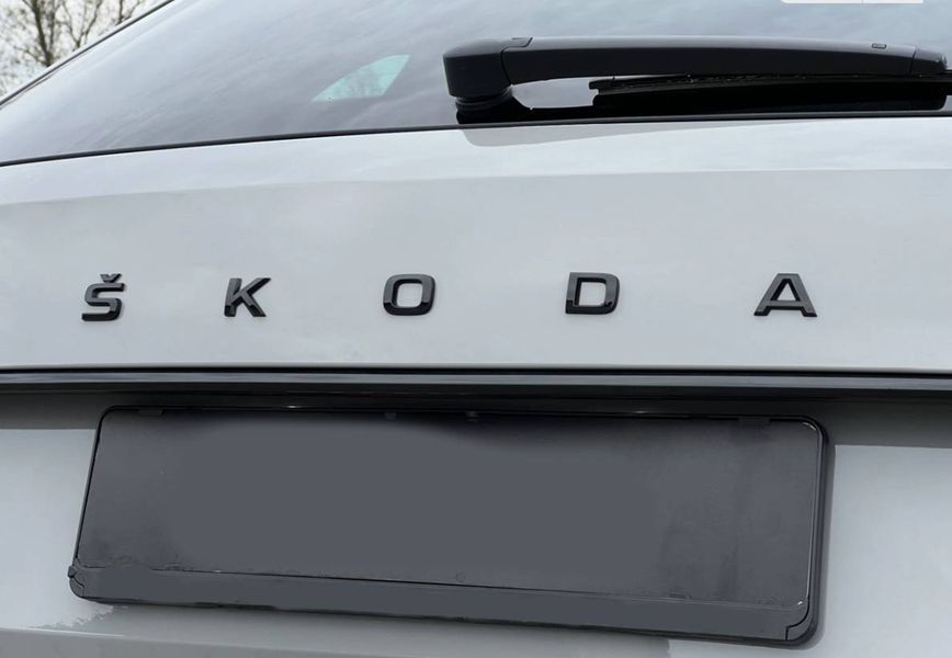 Автологотип емблема напис Skoda Octavia A8 2020- чорний глянець на кришку багажника 417184 фото Автологотип емблема напис Skoda Octavia A8 2020- чорний глянець на кришку багажника 417184 фото