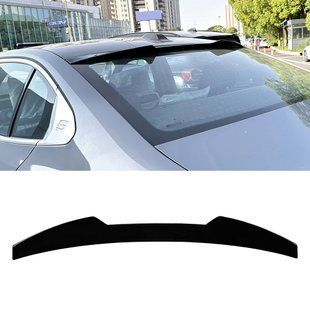Спойлер бленда заднього вікна на BMW 5 G60 2023- чорний глянець 523418 фото